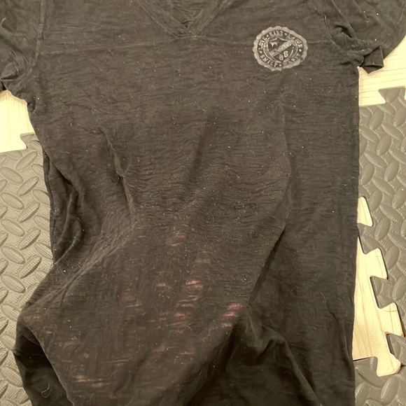 Victoria’s Secret pink love•kiss •laugh• smilf •happy T-shirt size medium - Picture 3 of 7